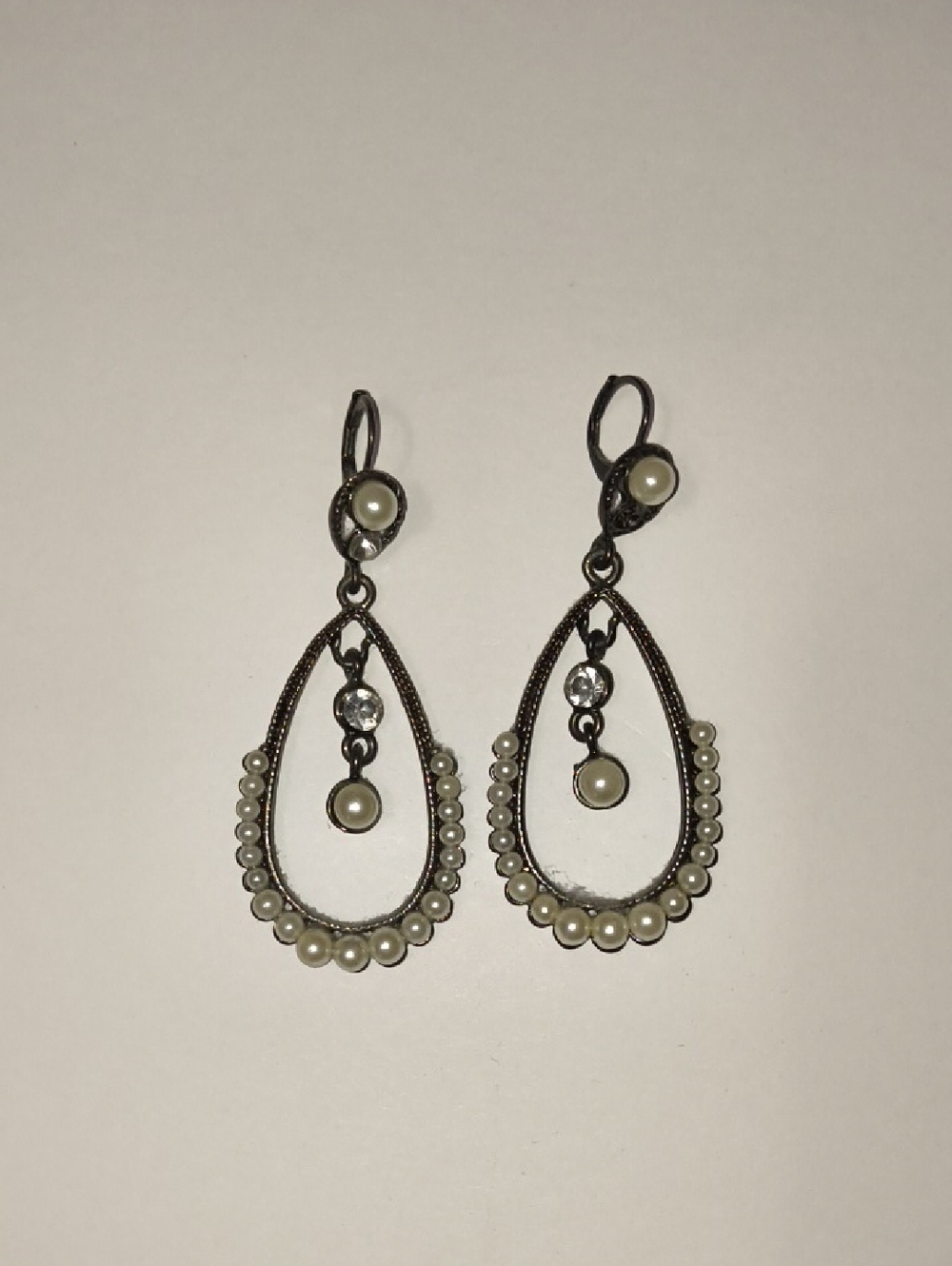 Vintage-Inspired Pearl Teardrop Dangle Earrings - Cream Pearls